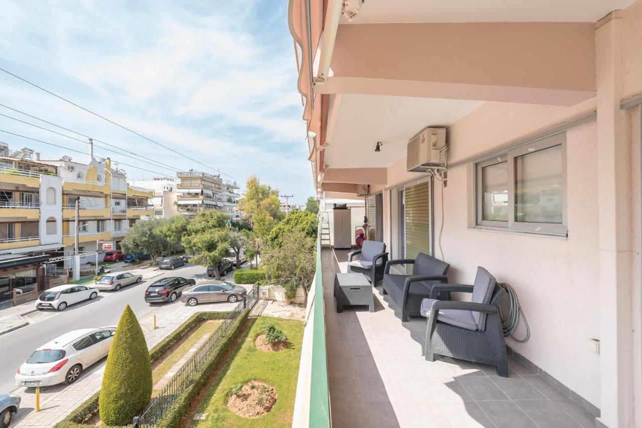 An Impressive 2 Bdr Apt In Glyfada Атина Екстериор снимка